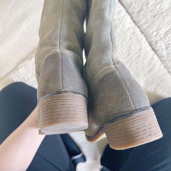 Urban Outfitters Grey Suede Leather Knee High Boots Western Equestrian Pull on 9 - Picture 4 of 7